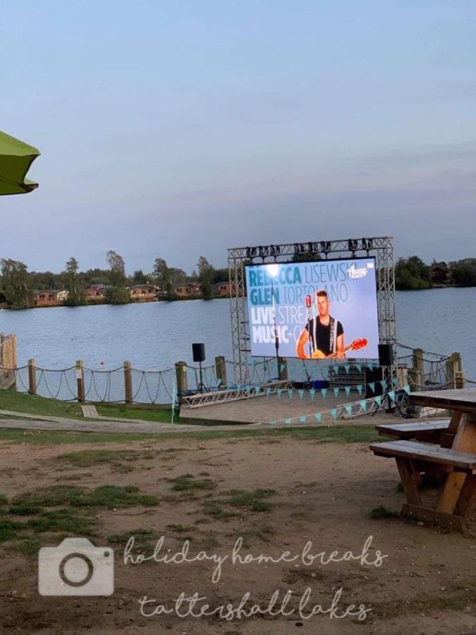 Holiday Home Breaks At Tattershall Lakes Конингсби Экстерьер фото
