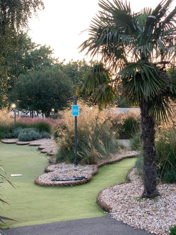 Holiday Home Breaks At Tattershall Lakes Конингсби Экстерьер фото