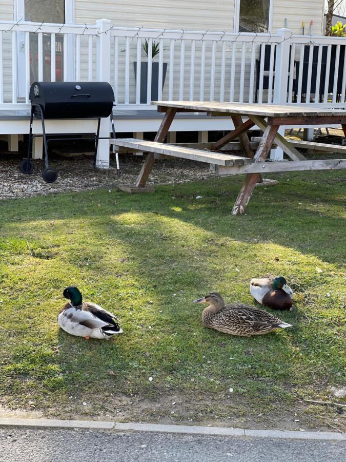 Holiday Home Breaks At Tattershall Lakes Конингсби Экстерьер фото